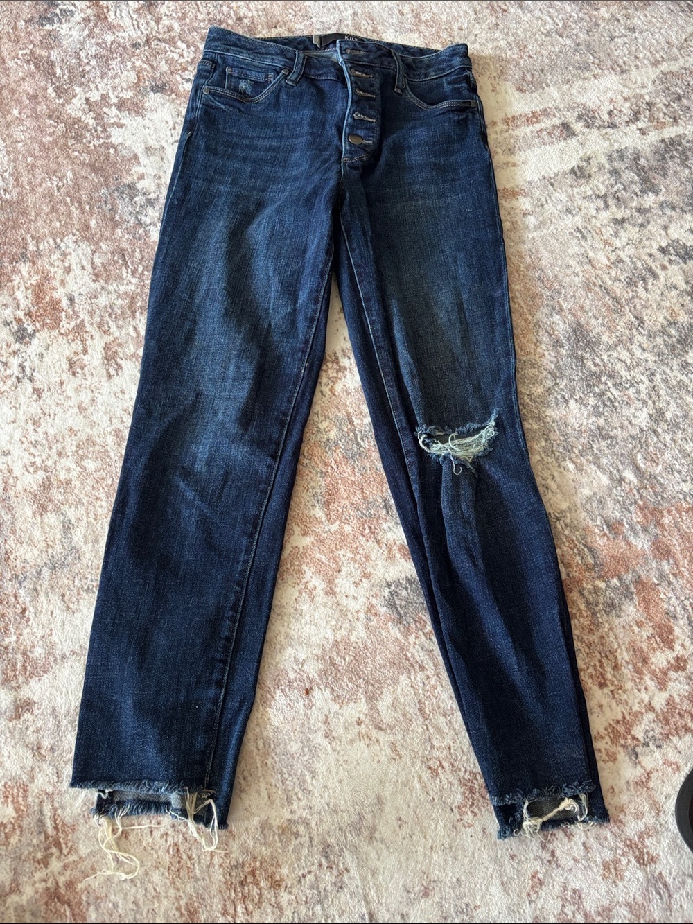 Kut from the Kloth Dark Blue Straight-Leg Jeans with Knee Distress